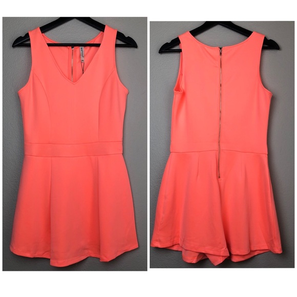 Dresses & Skirts - Sleeveless Romper in Large NWT